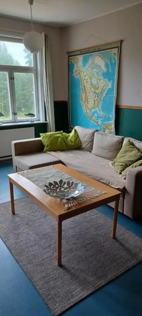 Previous schoolbuilding with gym - Groups and long stays possible