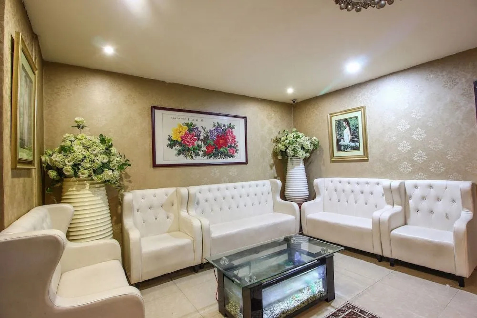 OYO 22737 Chandra Grand Hotel