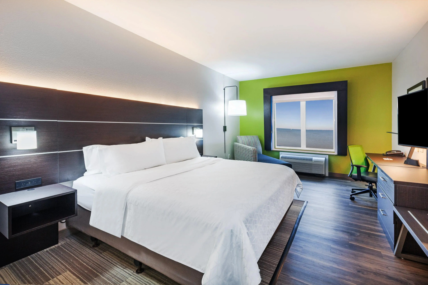 Holiday Inn Express & Suites Port Lavaca by IHG