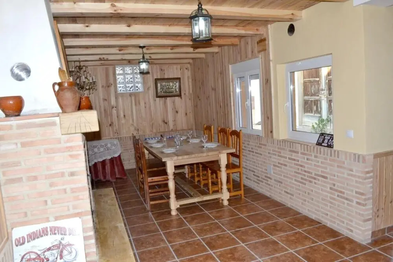 House With 5 Bedrooms in Morales de Rey, With Enclosed Garden and Wifi Near the Slopes