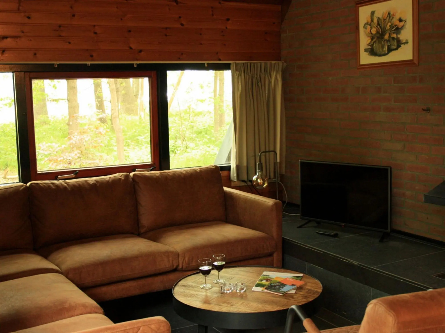 Comfy Bungalow With a Fire Place, in the Forest