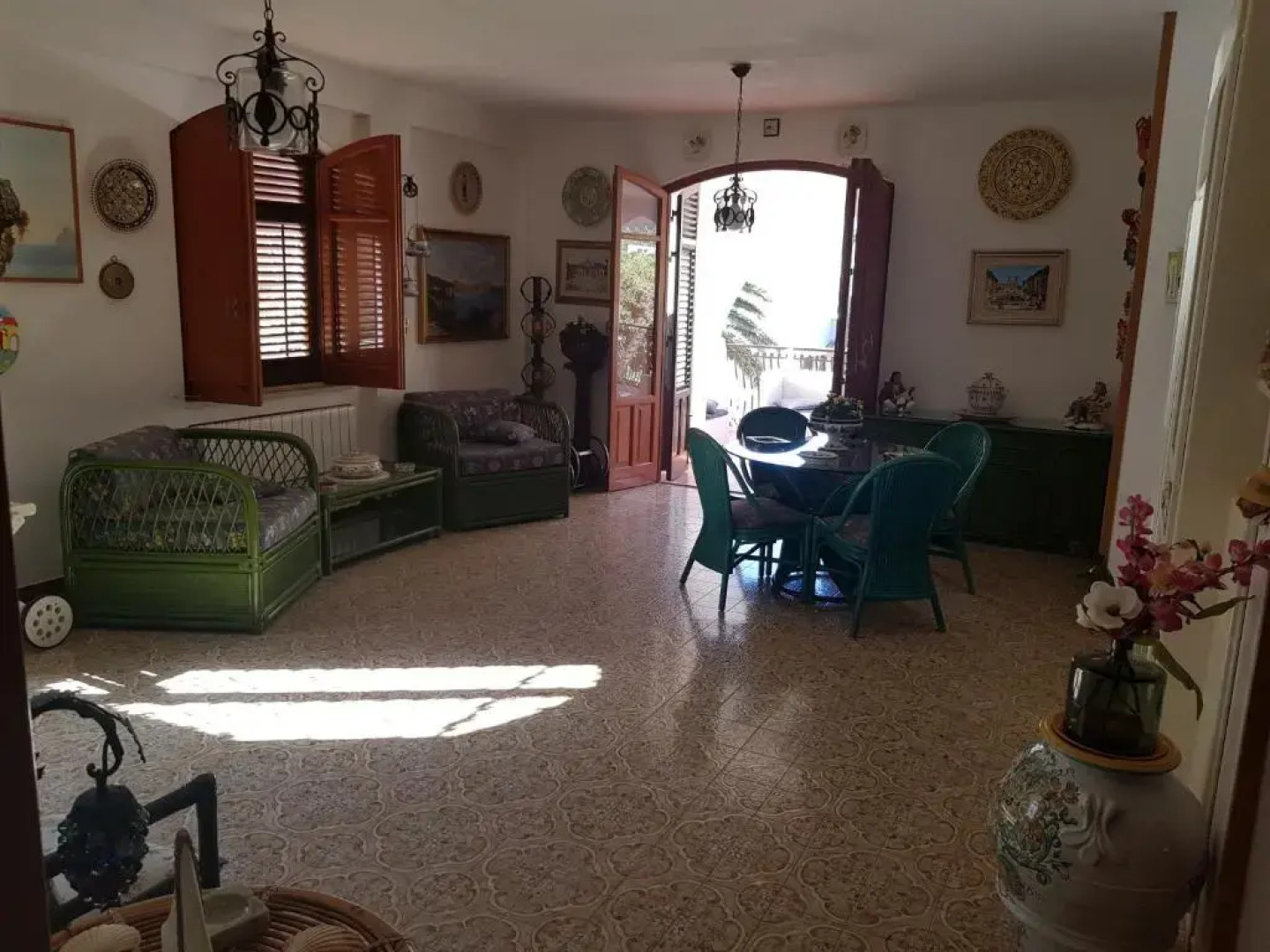 Villa del Golfo Urio with swimming pool shared by the two apartments