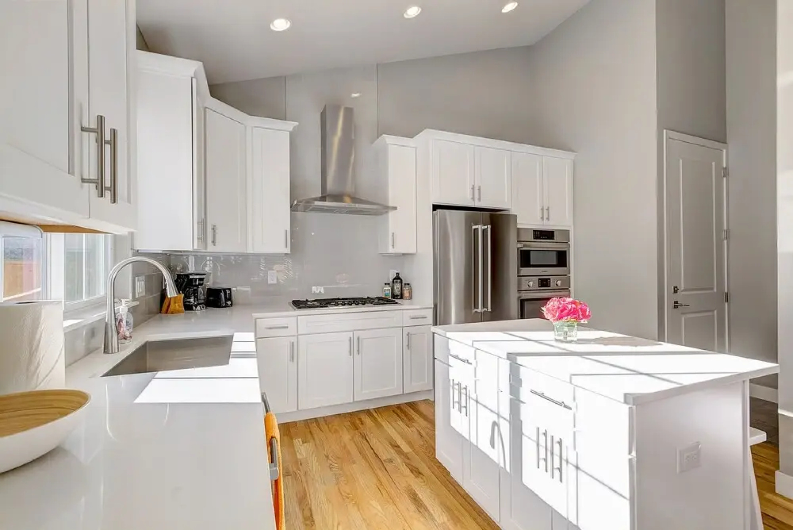Beautiful New Denver Home! Sleeps 12!