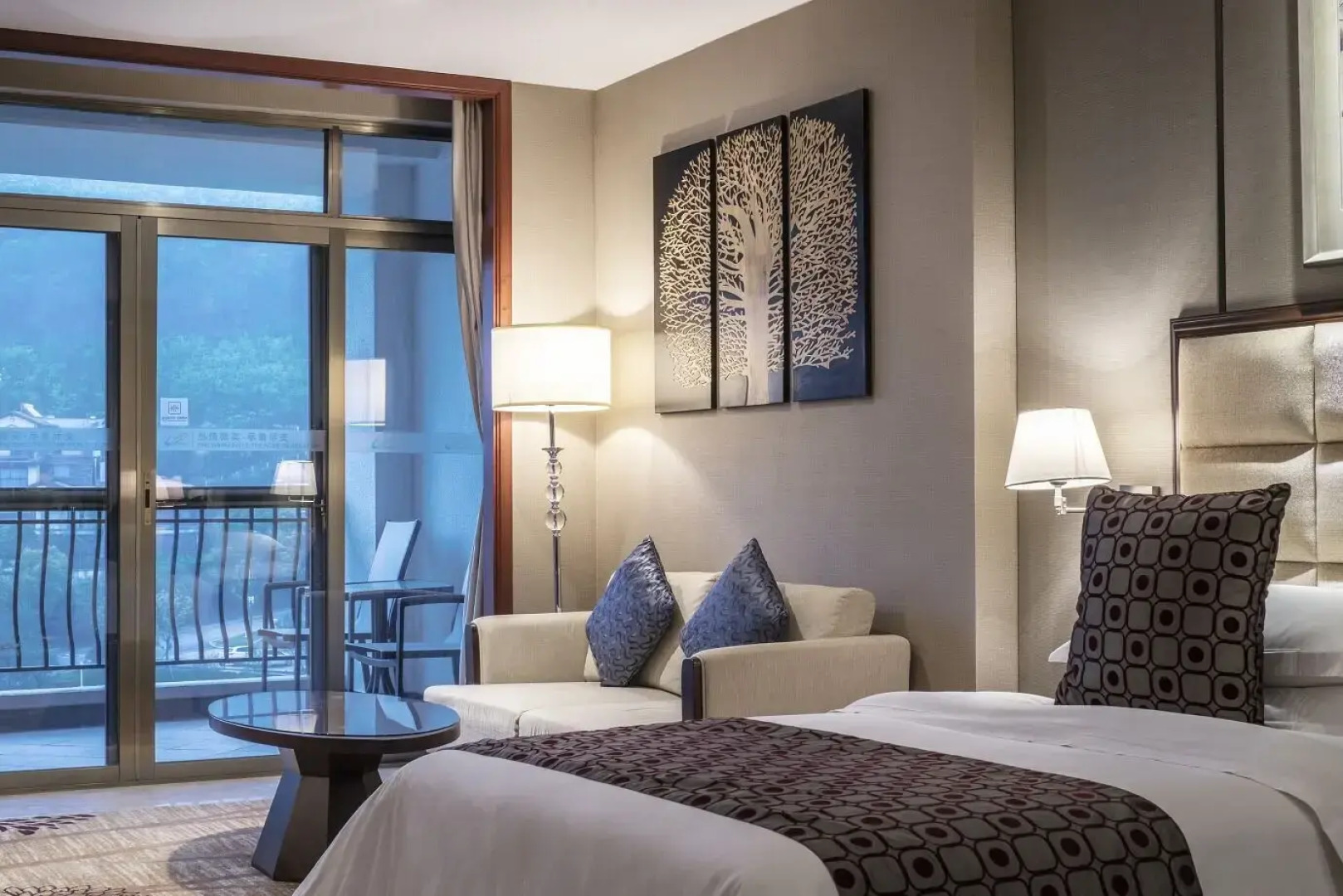 Zhangjiajie Country Garden Phoenix Suites Hotel