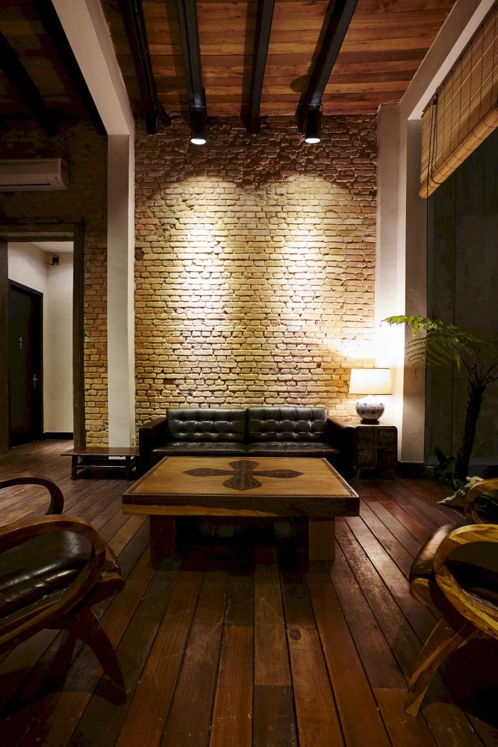 1825 Gallery Hotel