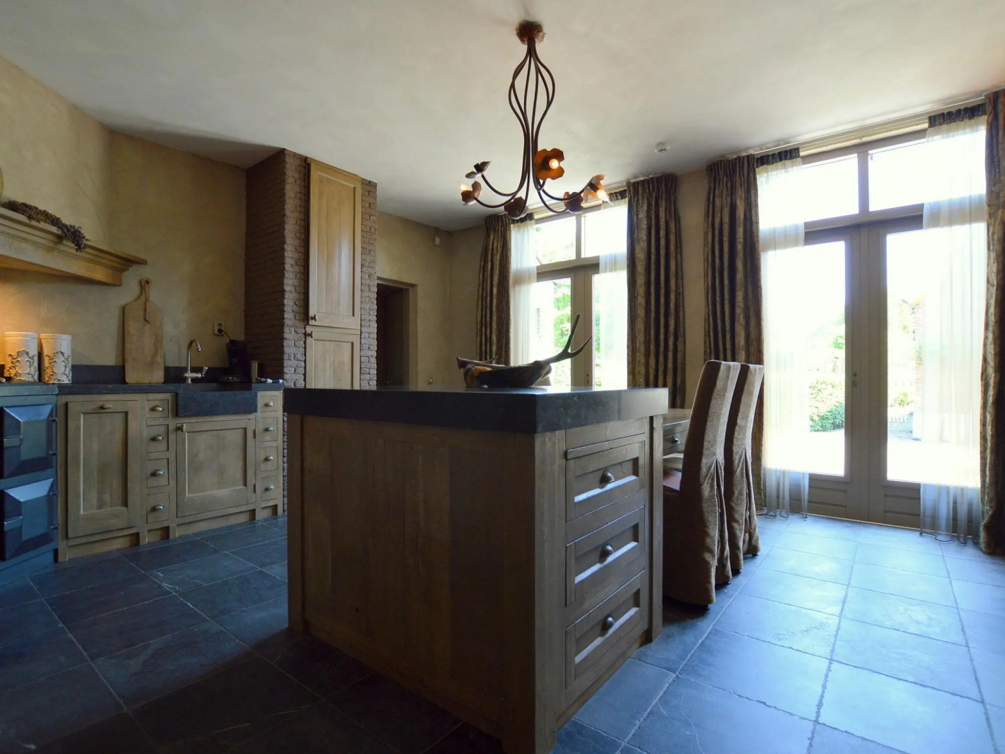 Quaint Holiday Home in Alphen-chaam With Jacuzzi