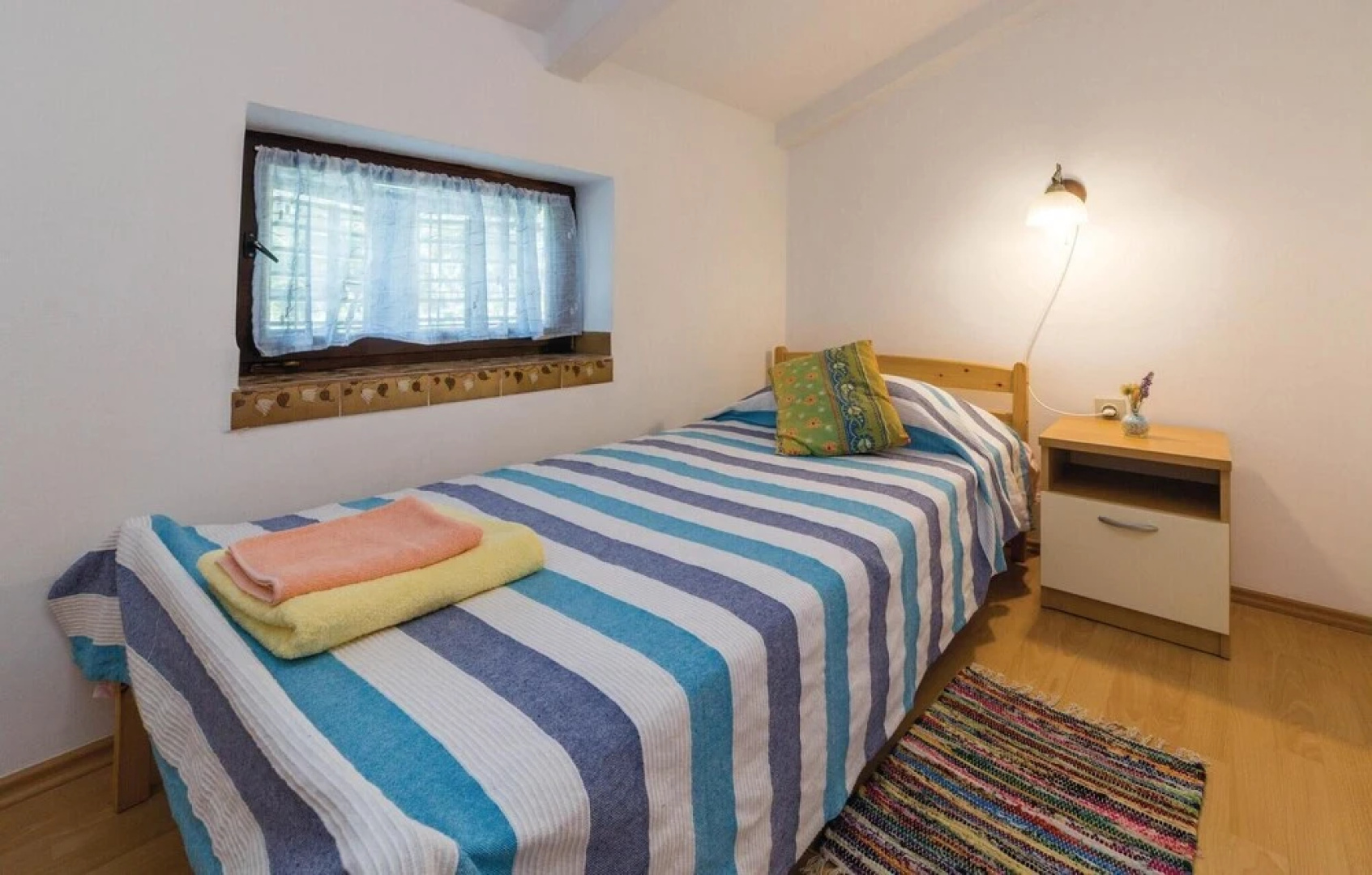 Awesome Home in Tar With Wifi and 3 Bedrooms