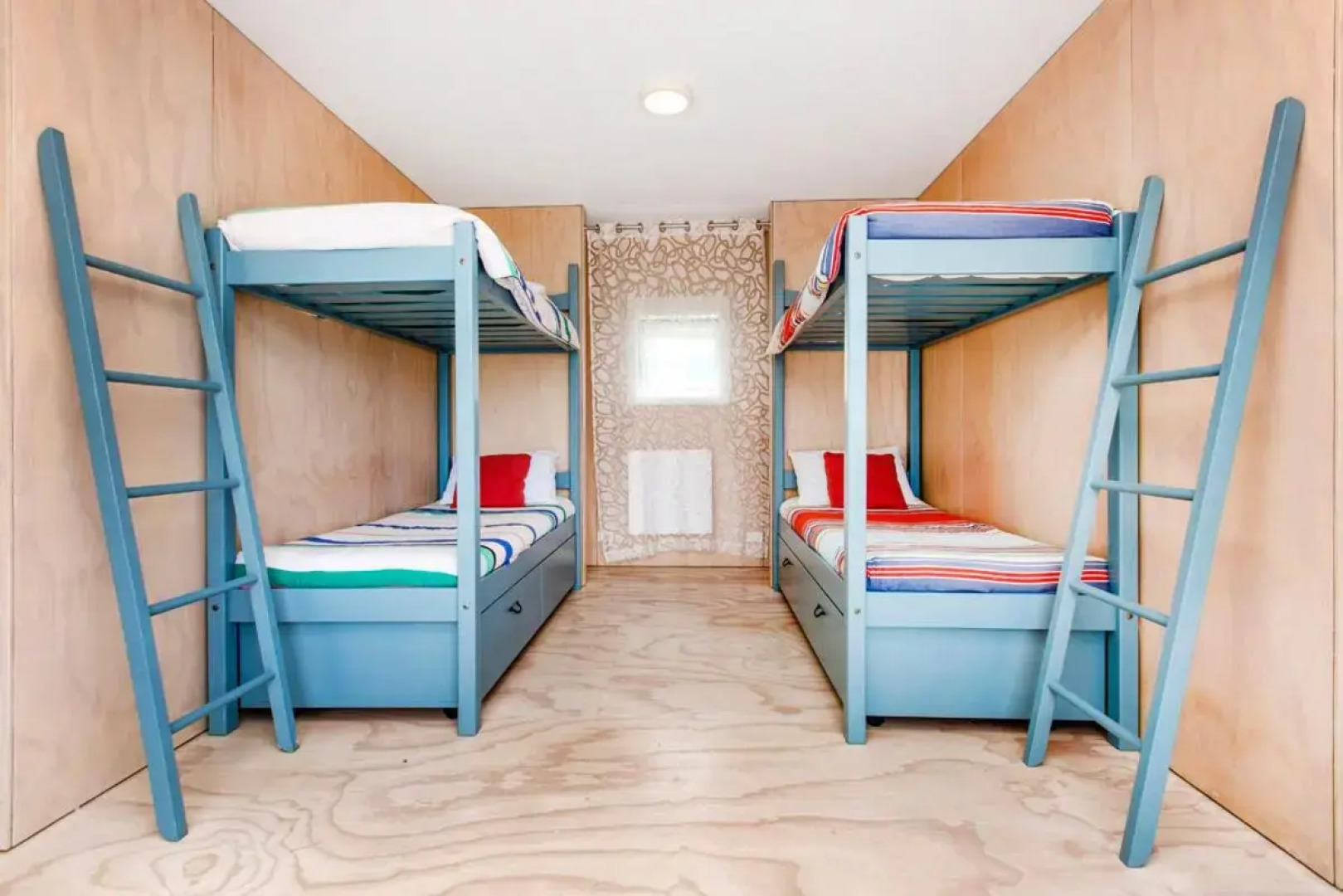 Surf Fortress - Raglan