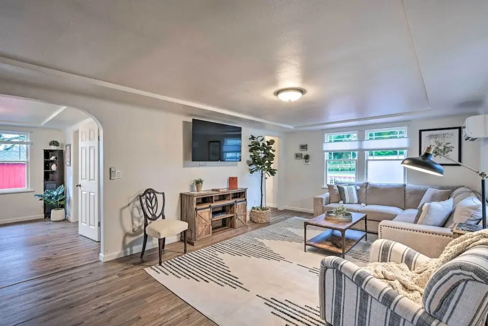 Redmond Farmhouse on 2 Acres w/ Deck & Grill!