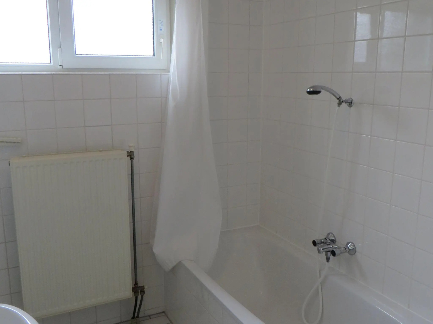 Detached bungalow with dishwasher, at the water