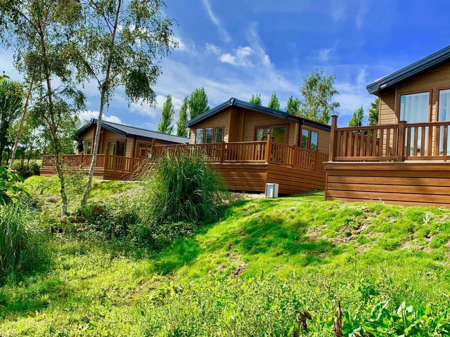 Bluebell is a Stunning Lake Side Lodge Sleeps 4 Close to Ryde