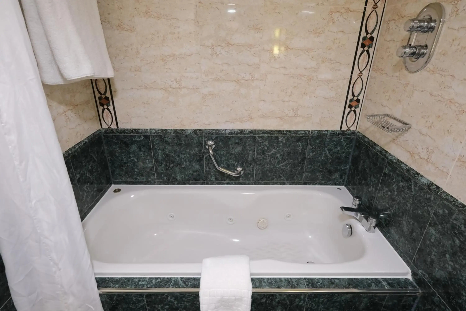 Crowne Plaza Liverpool - John Lennon Airport by IHG