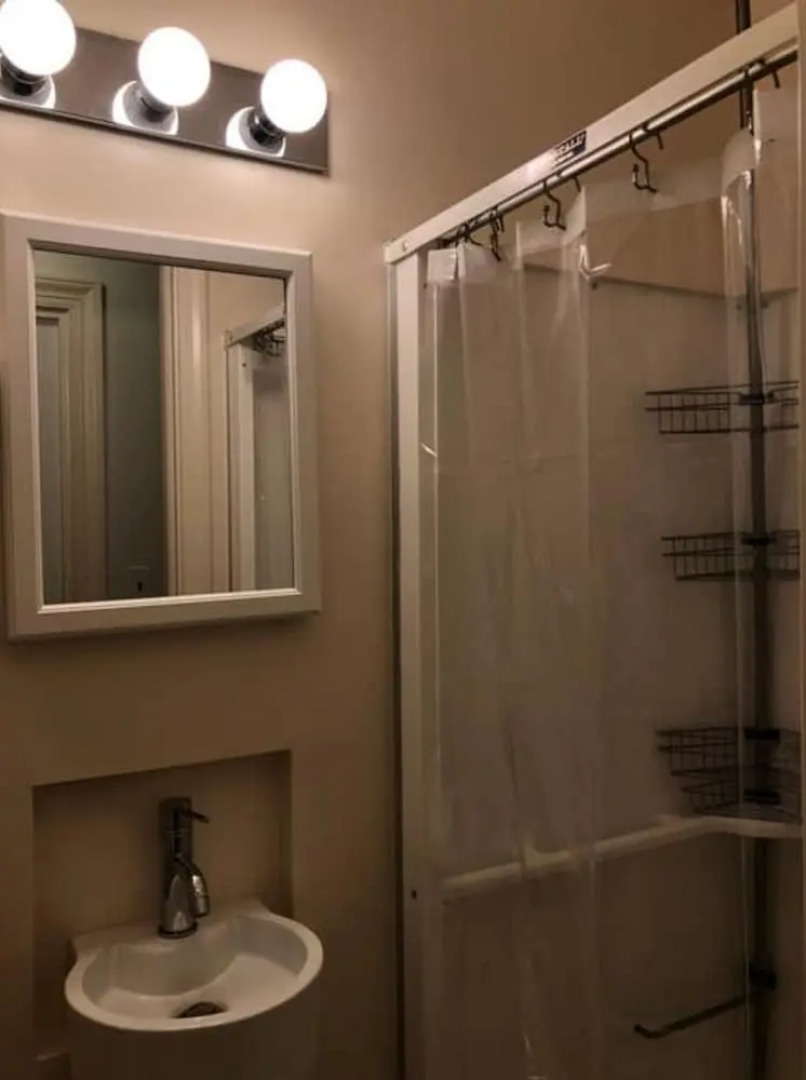 3BR Colonial House w/Parking by CozySuites