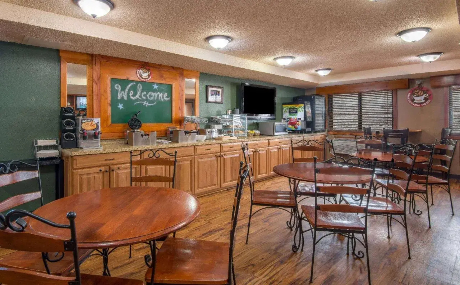 AmericInn Lodge and Suites