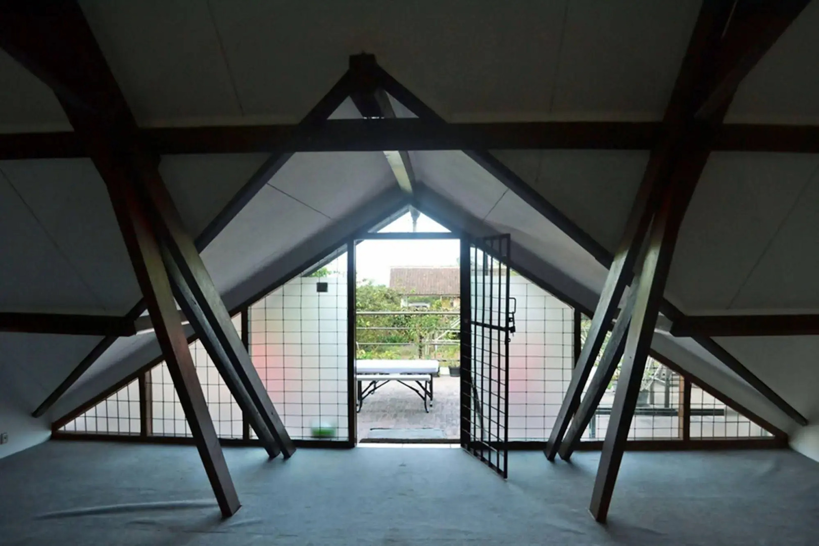 Vila Bunga Merah Gelatik