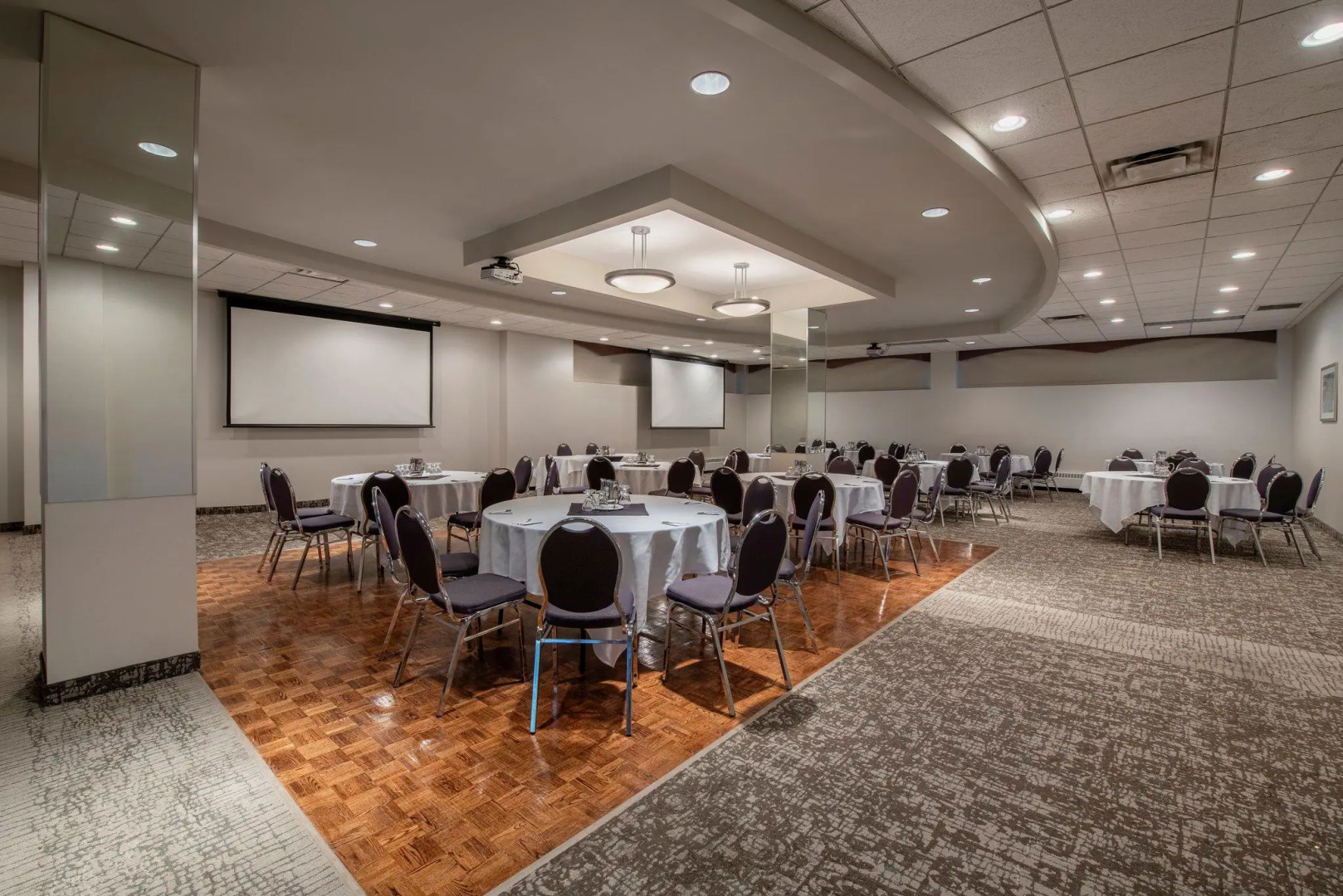 Clarion Hotel & Suites