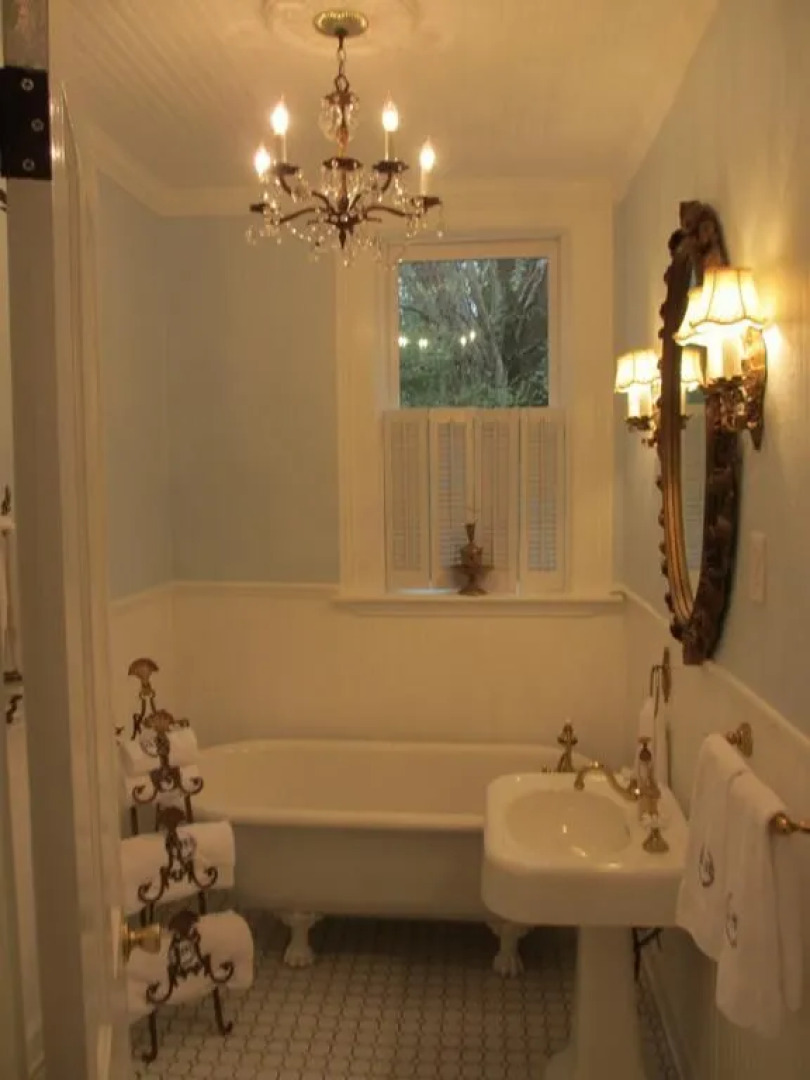 Adair Manor Bed& Breakfast