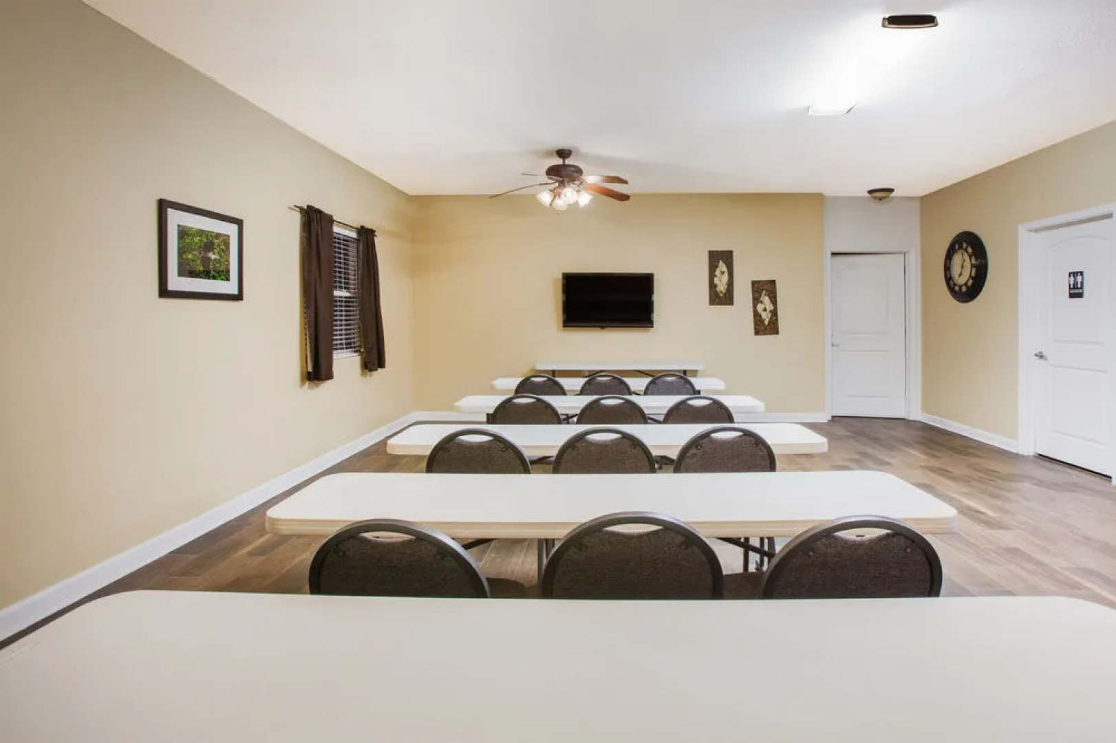 Days Inn & Suites - Cabot