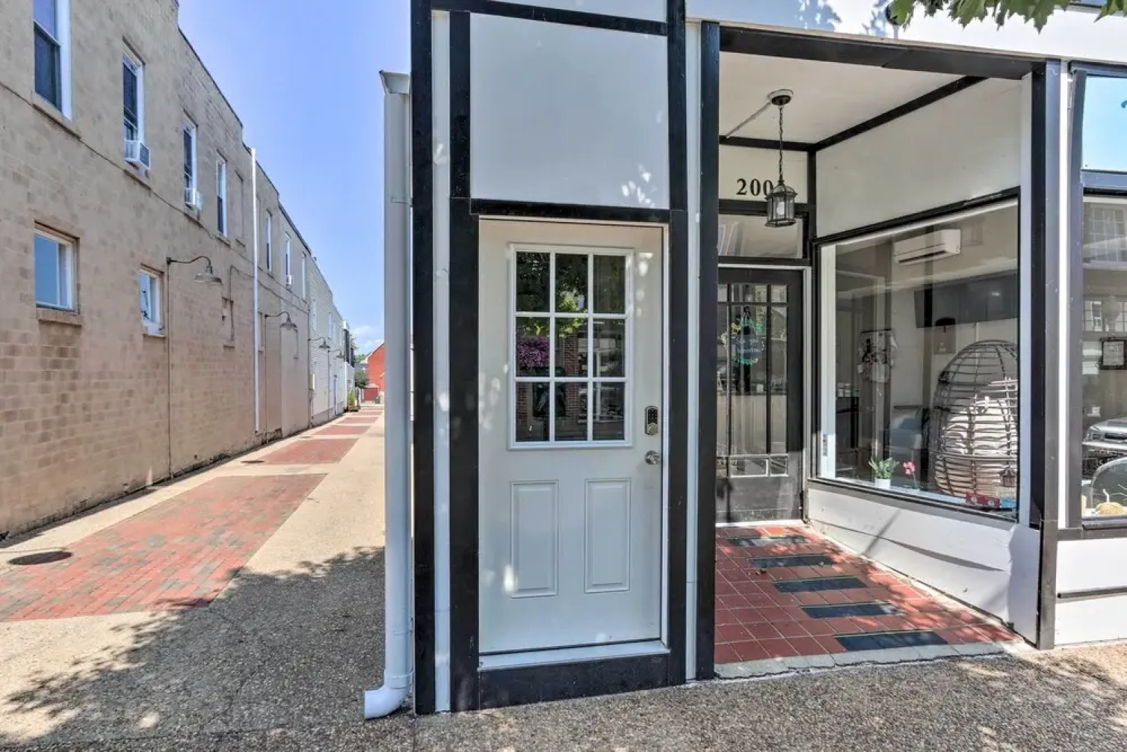 Central Front Royal Getaway on Main Street!