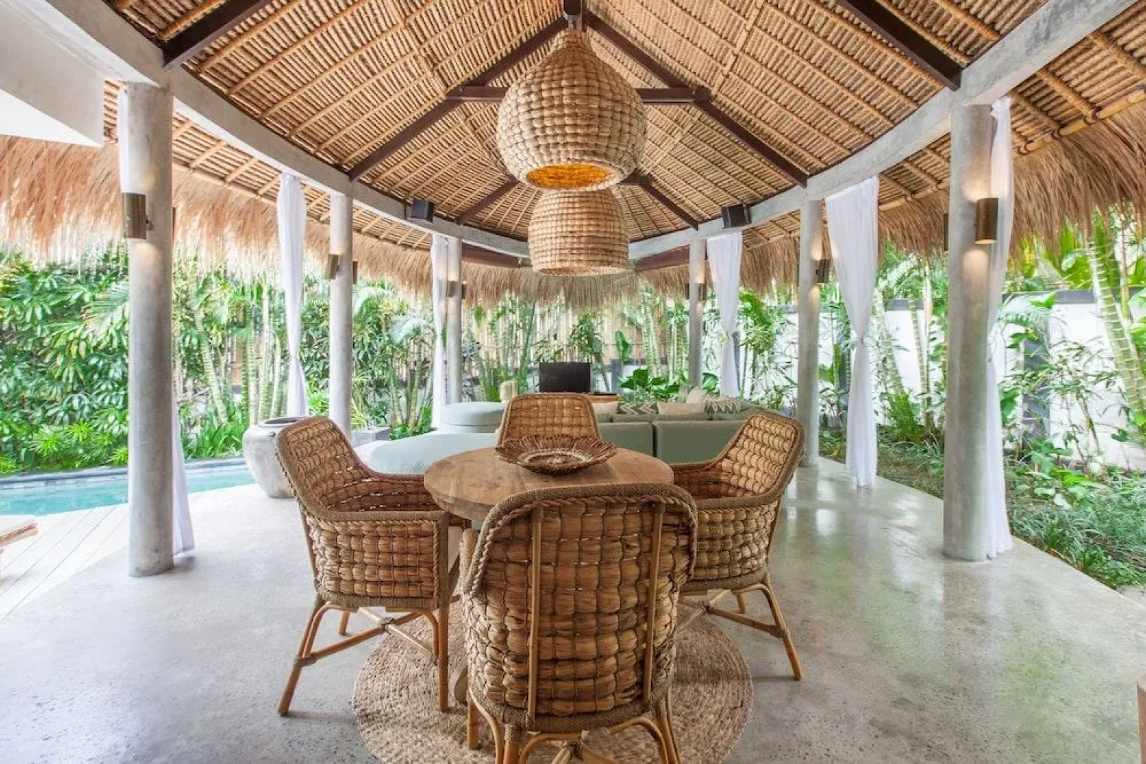 The Green Room Canggu - Hostel