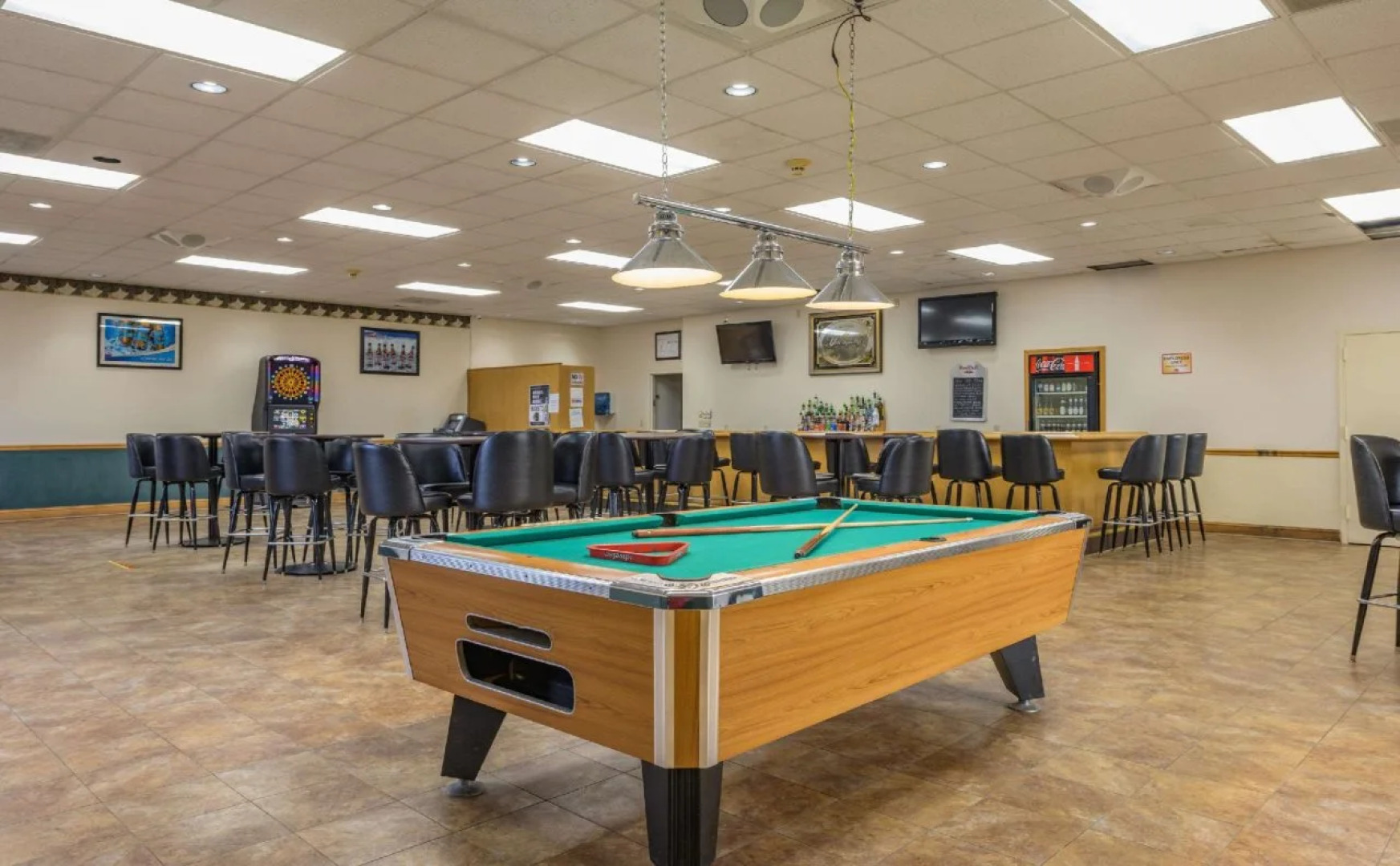 Econo Lodge Inn & Suites Triadelphia - Wheeling