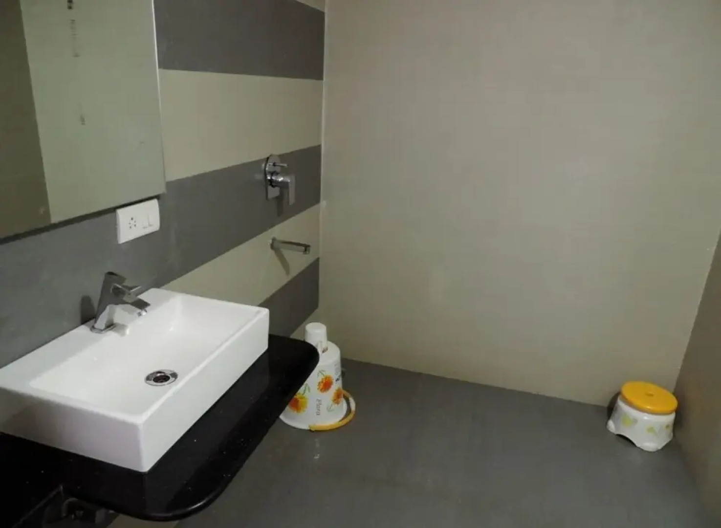 Anroute Stays130- Patel Road