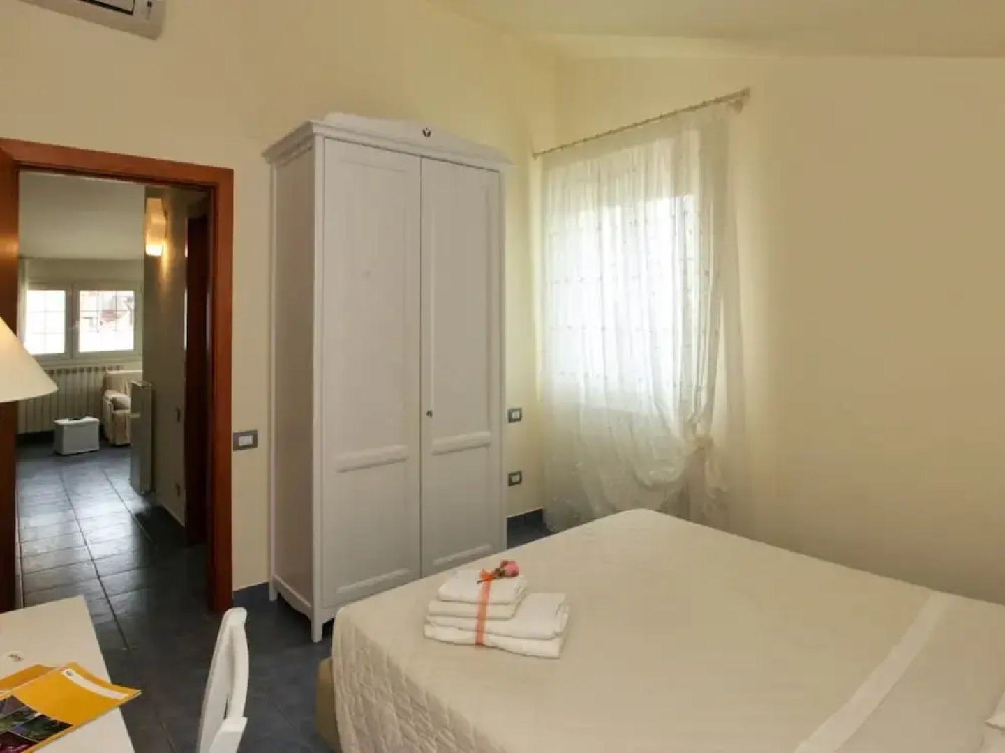 Villa with Salt Water & Heated Pool & Hot Tub near sea