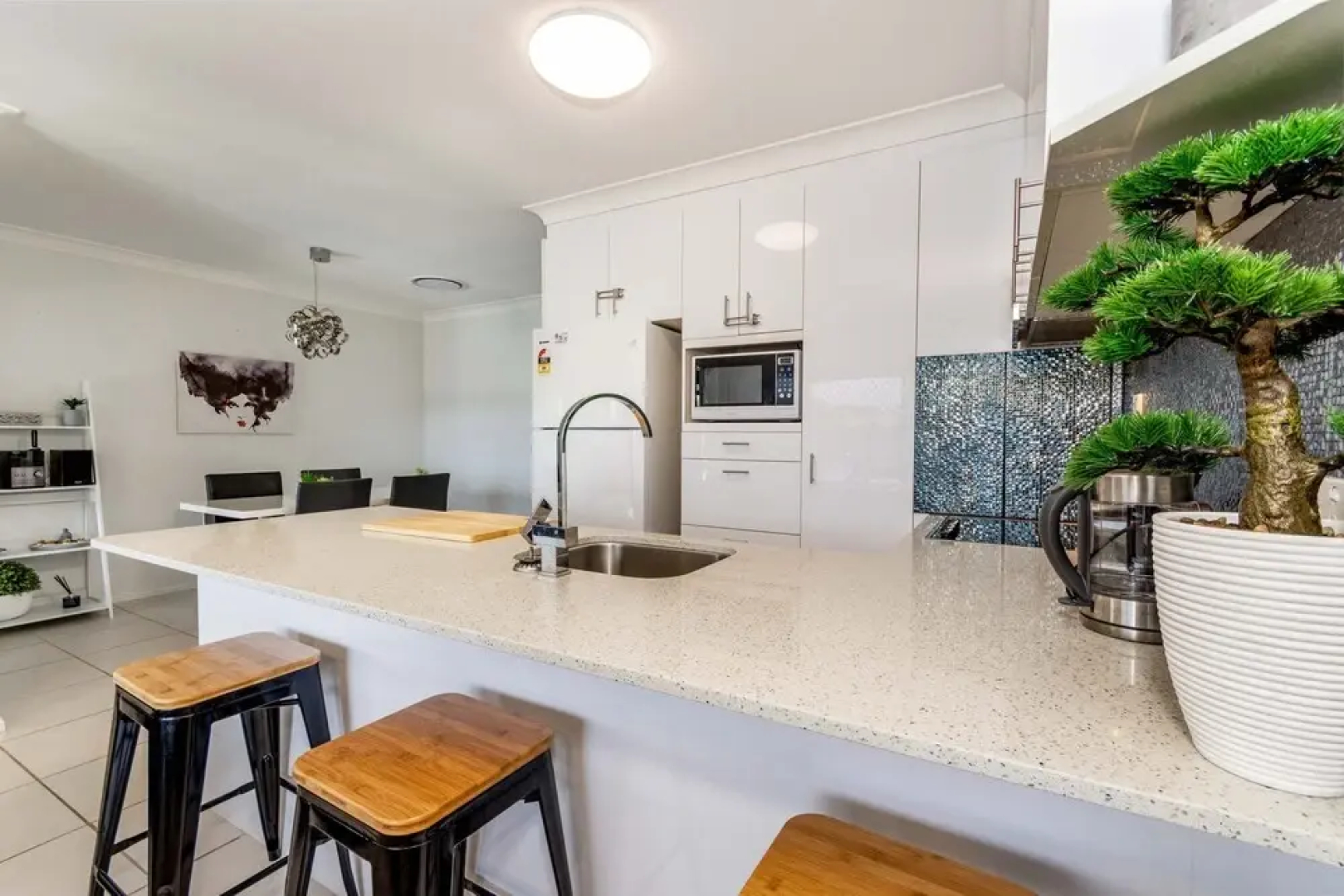 Canal Duplex Close to Everything you Need for a Great Holiday