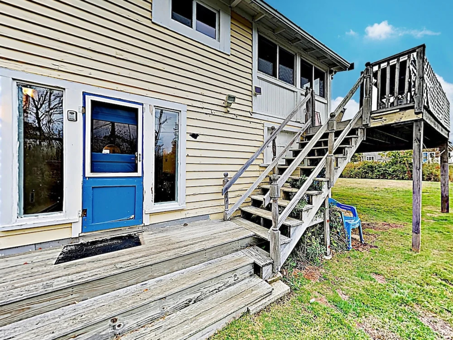 Ocean-view Sunrise - Steps To Beach 2 Bedroom Cottage