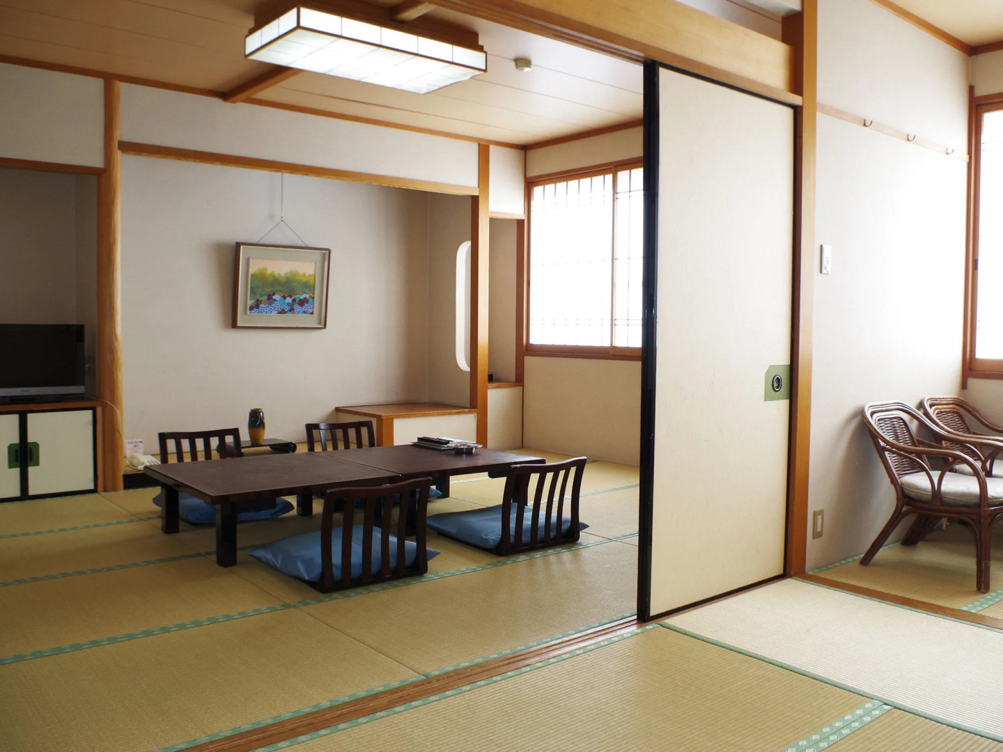 Ayaha Lakeside Hotel