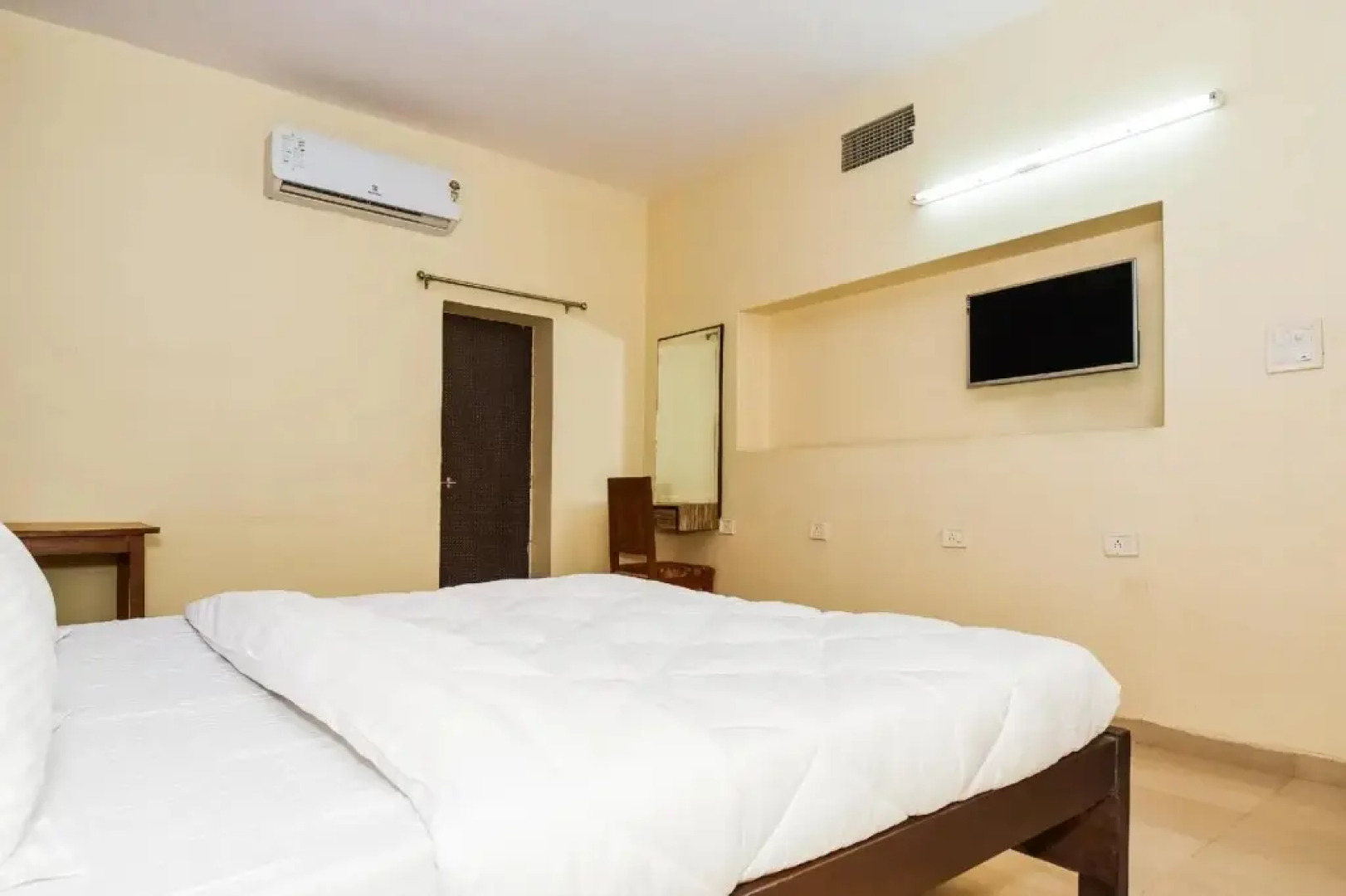 Sapphire Inn by OYO Rooms