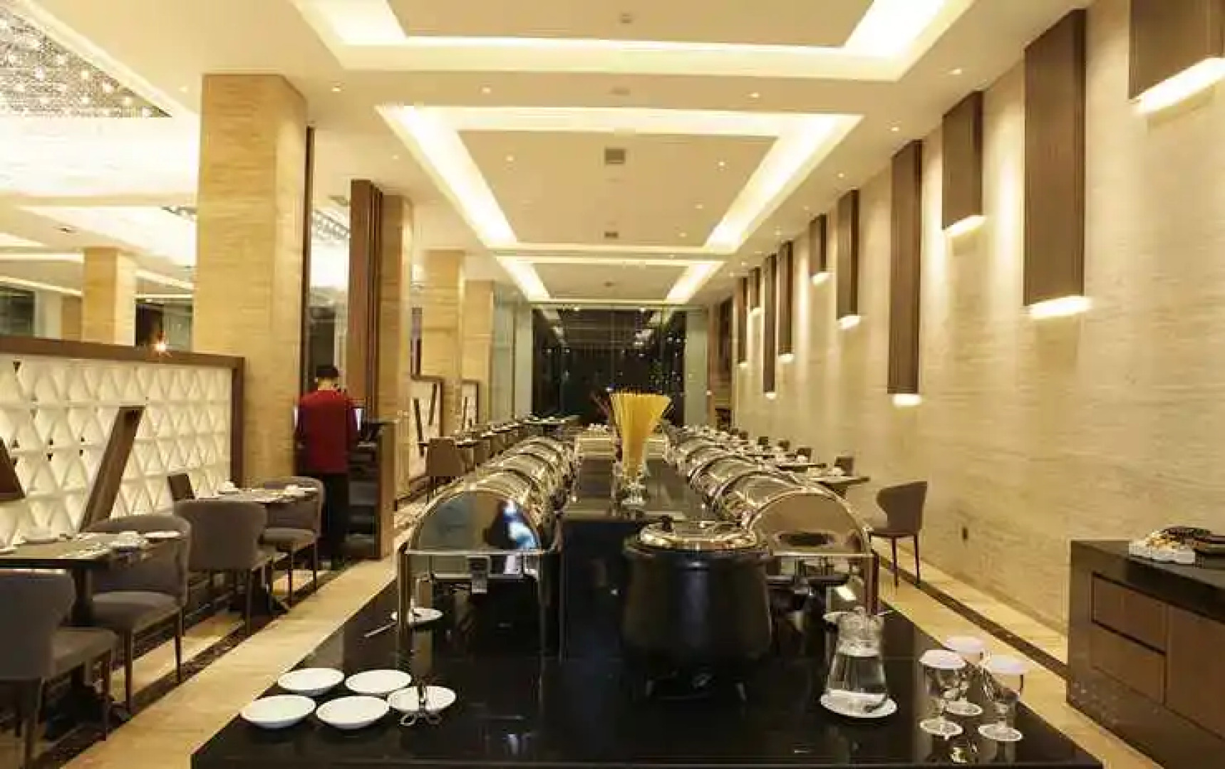 pyramid suites Hotel