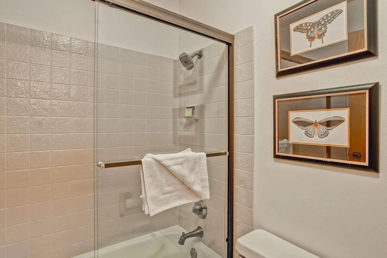 Ridgepoint Townhomes by East West Hospitality