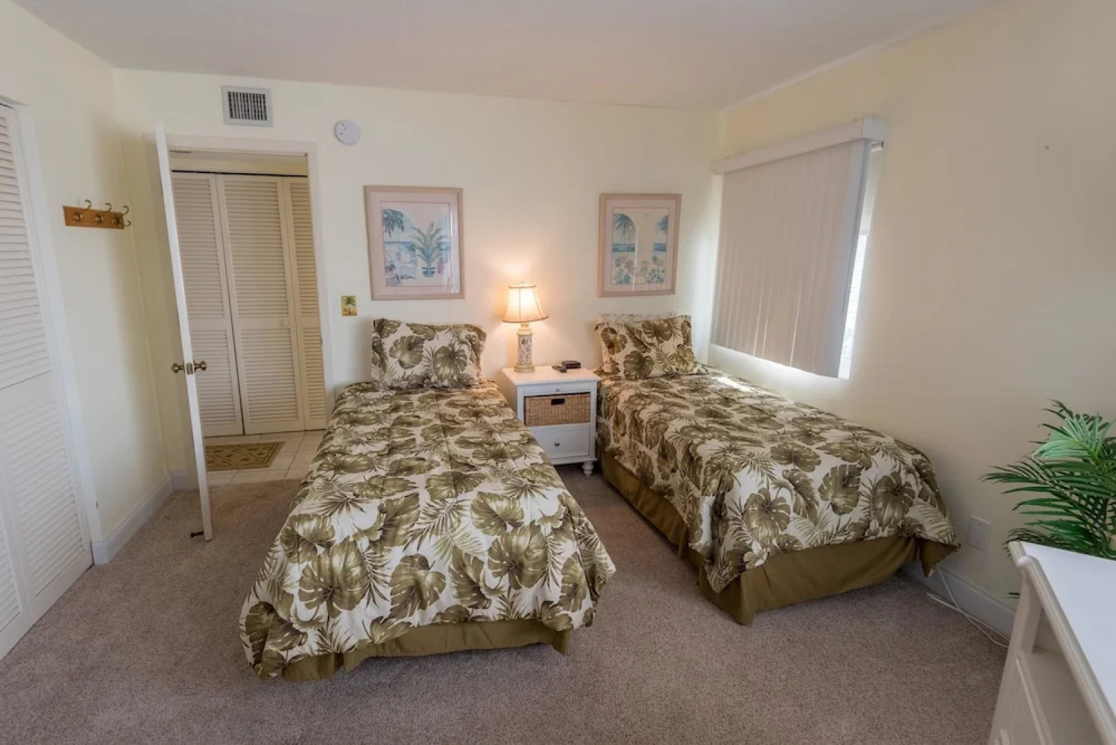 Anna Maria Island Club 20