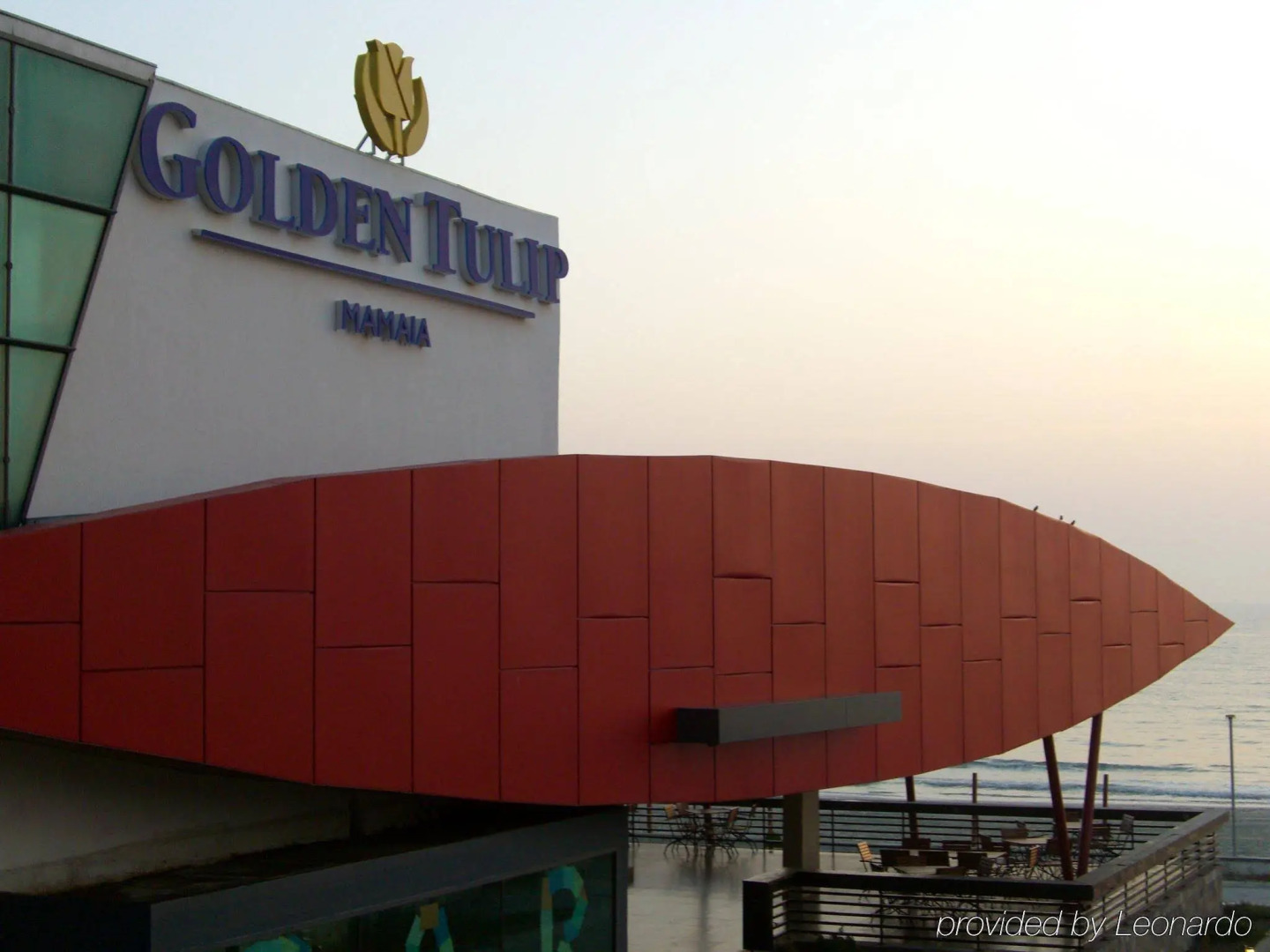 Golden Tulip Mamaia