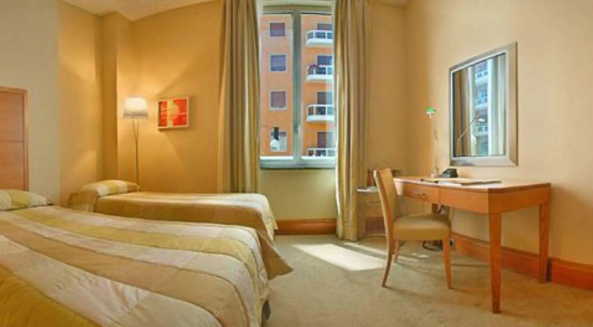 Room Mate Collection Mia, Rome Colosseum