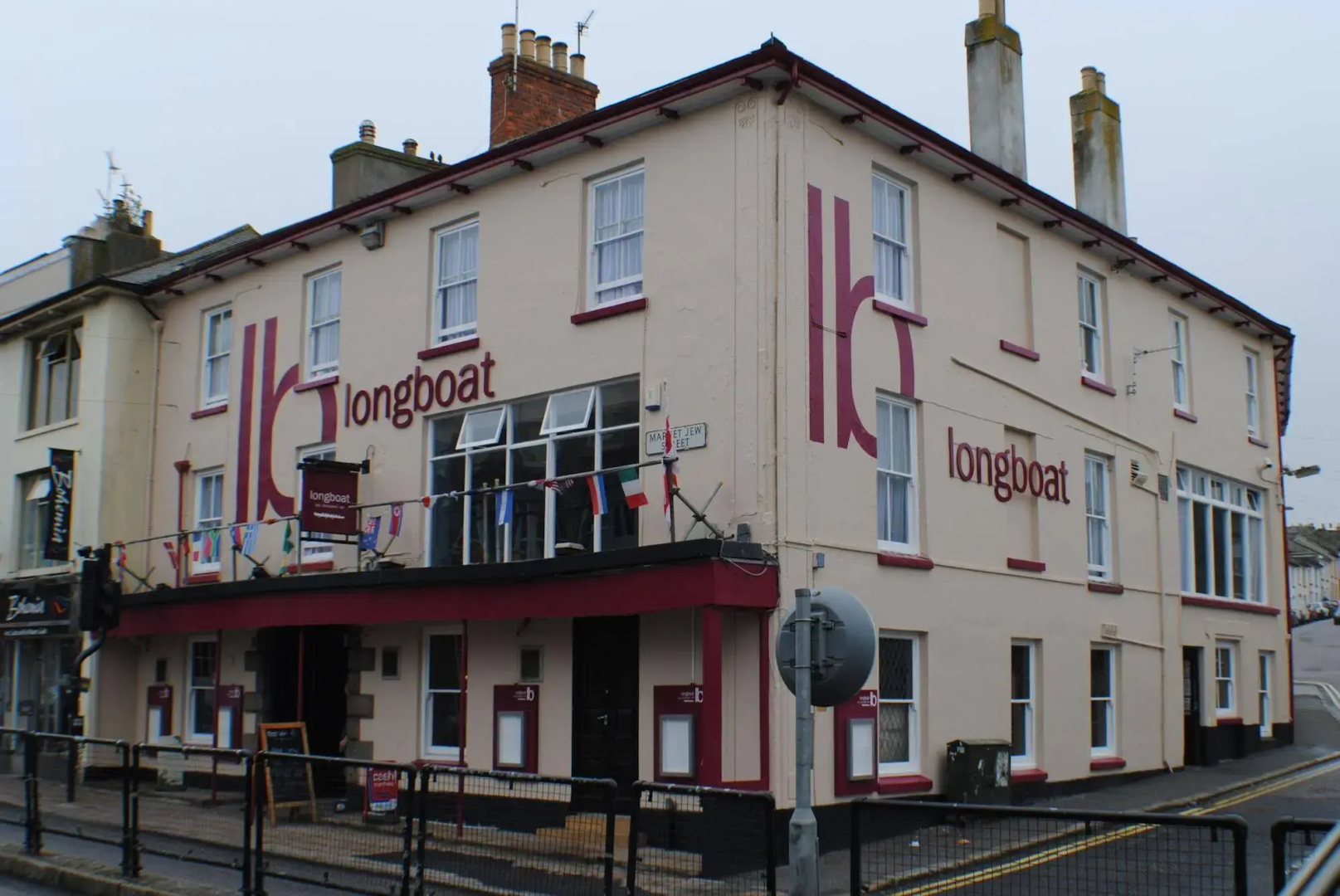 The Longboat Inn