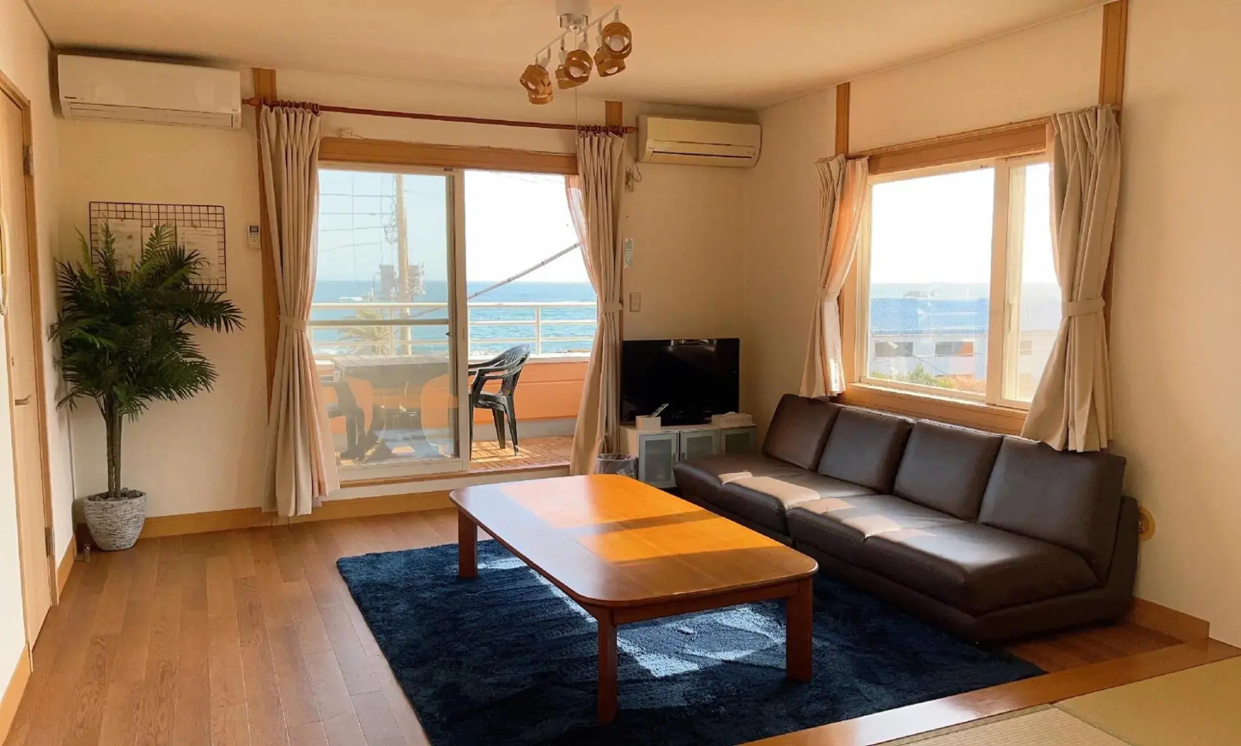 Pension & Condominium Palm Village