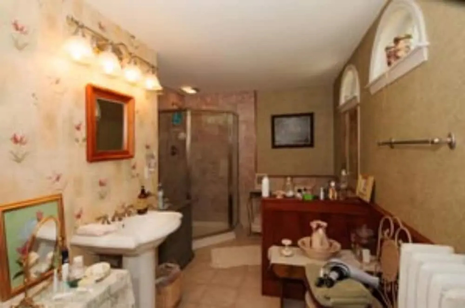 Lily House Bed and Breakfast