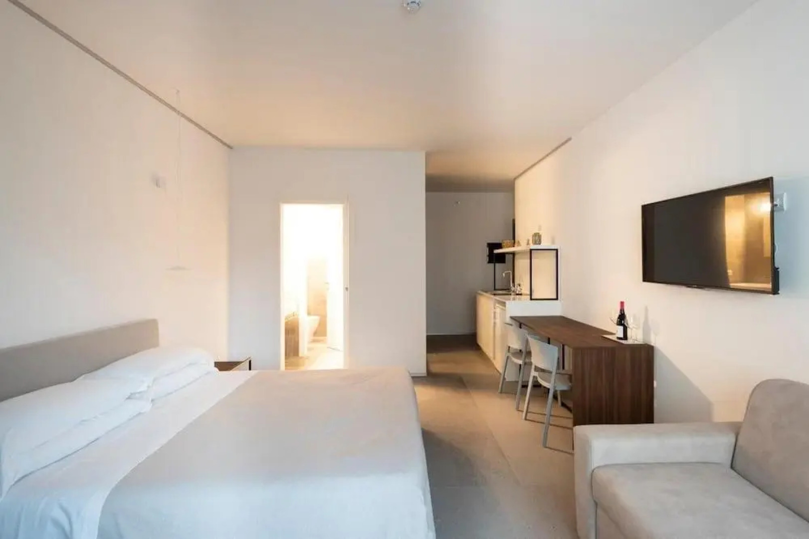 Alkamuri Posh Hotel Spa - 101 Suite Deluxe