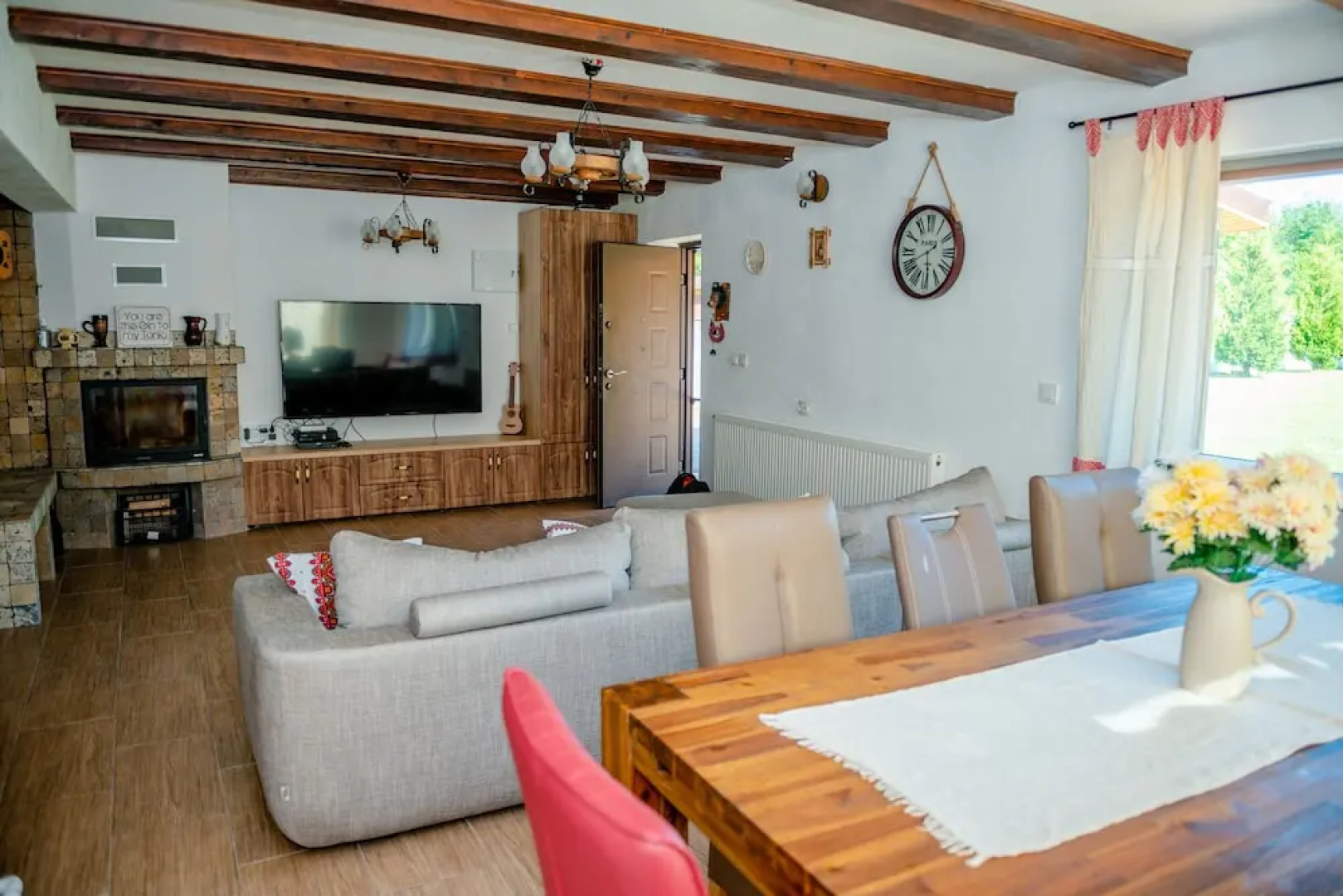 House - Sleeps up to 11, hot tub & Free Parking