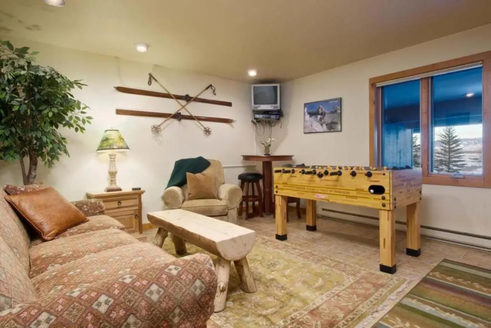 JHRL - Snow Ridge #5 - Slopeside Mountain Lodge Decor, close walk to the base