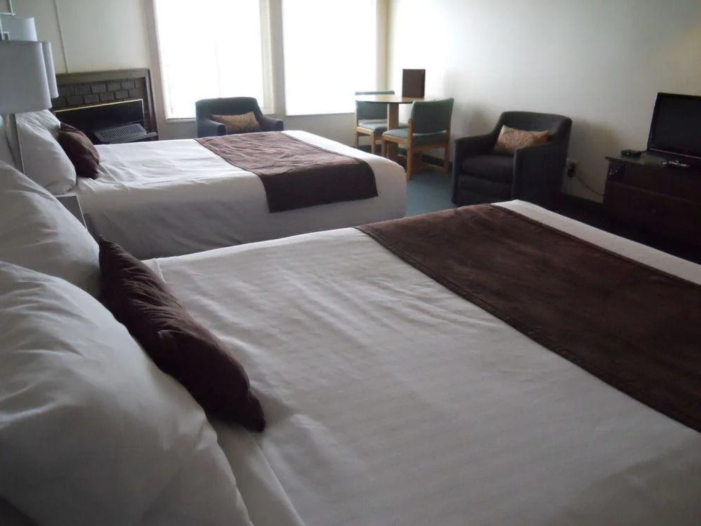 Ester Lee Oceanview Inn