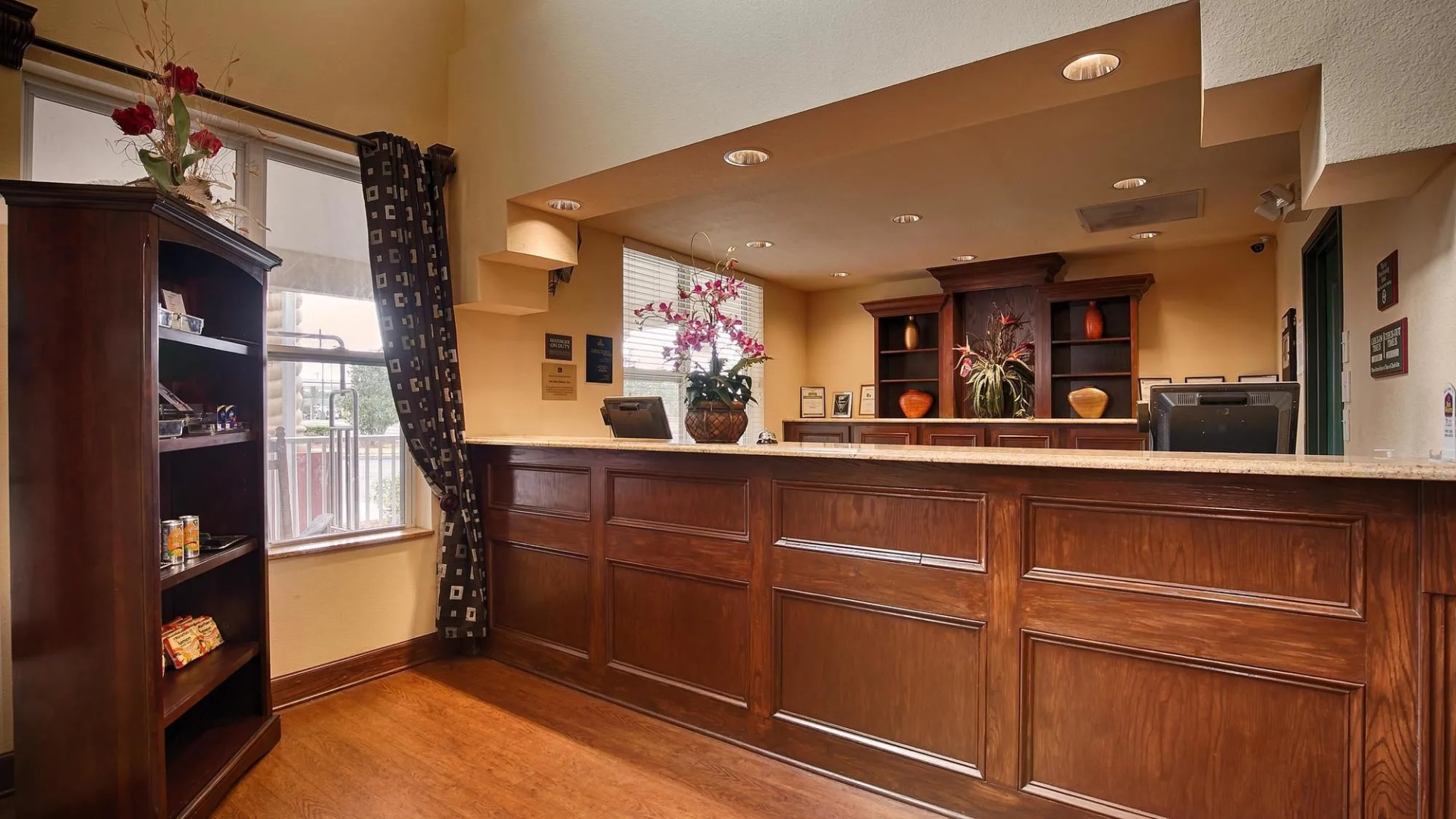 Best Western Plus First Coast Inn & Suites