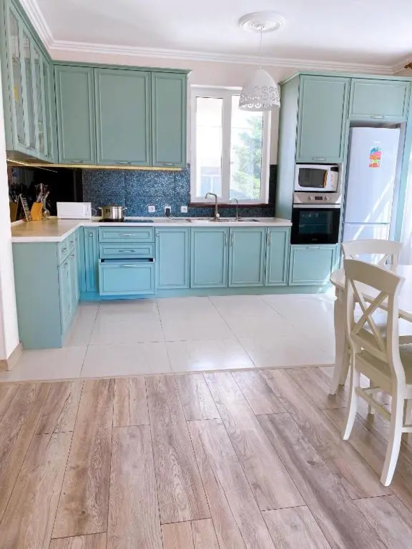 Adorable 3 bedroom home next to the beach