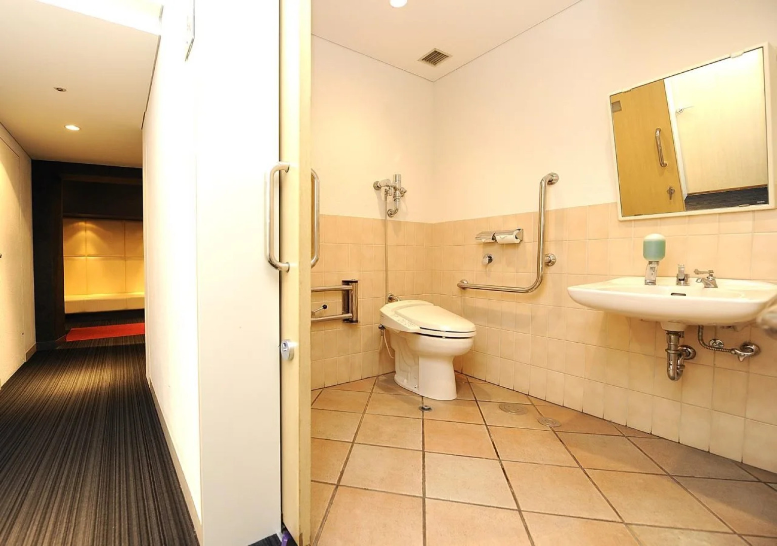 Kobe PortTower Hotel