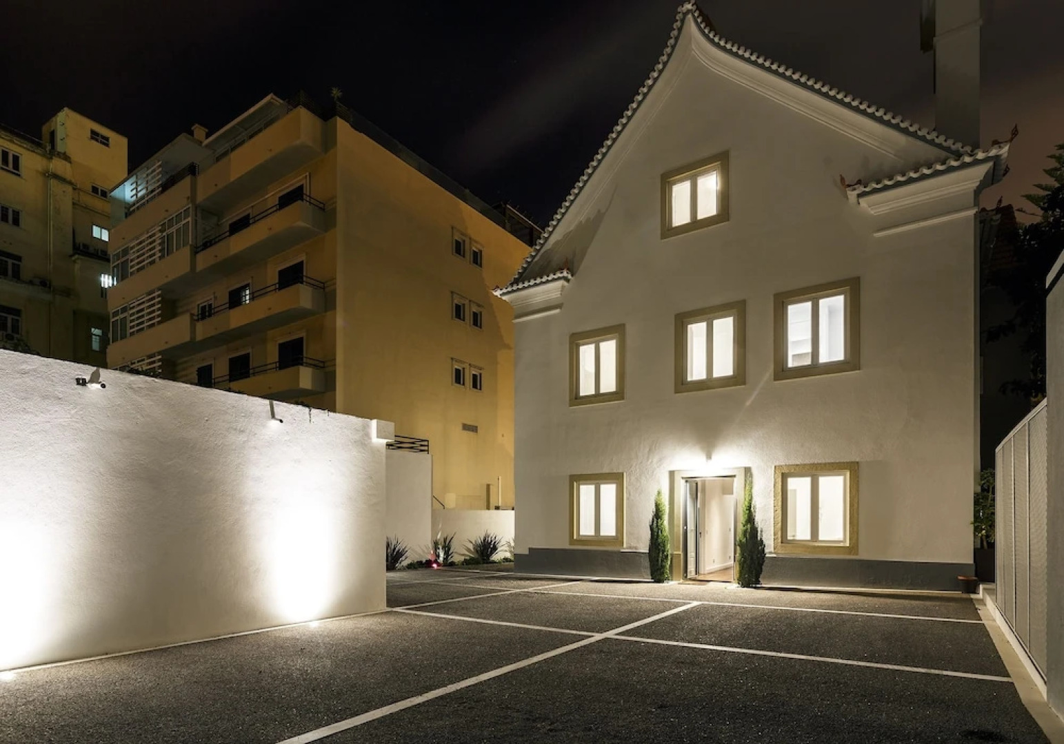 Chalet Estoril Luxury Apartments