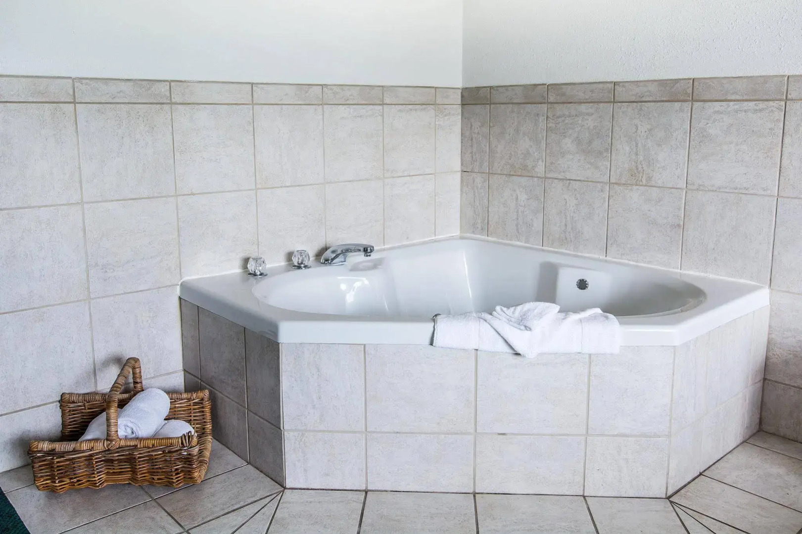 Econo Lodge & Suites Spokane