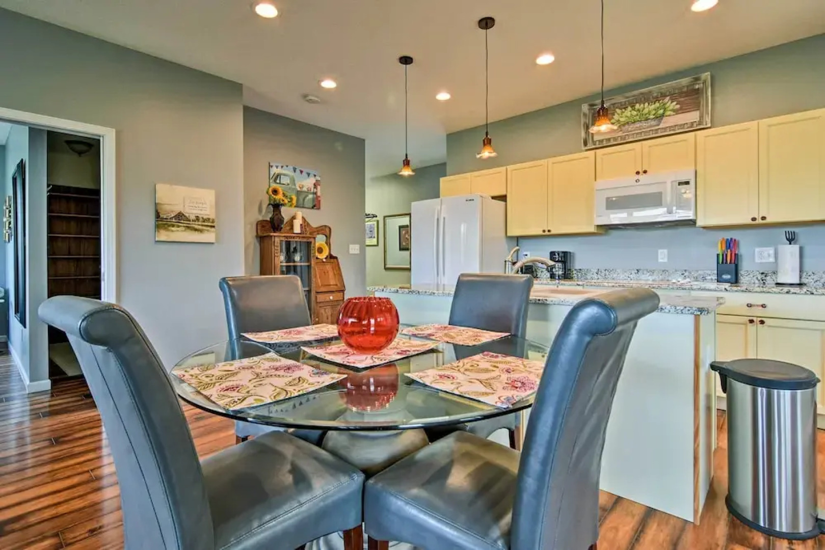 Blue Ridge Mountain Rental w/ Hot Tub & Gas Grill!