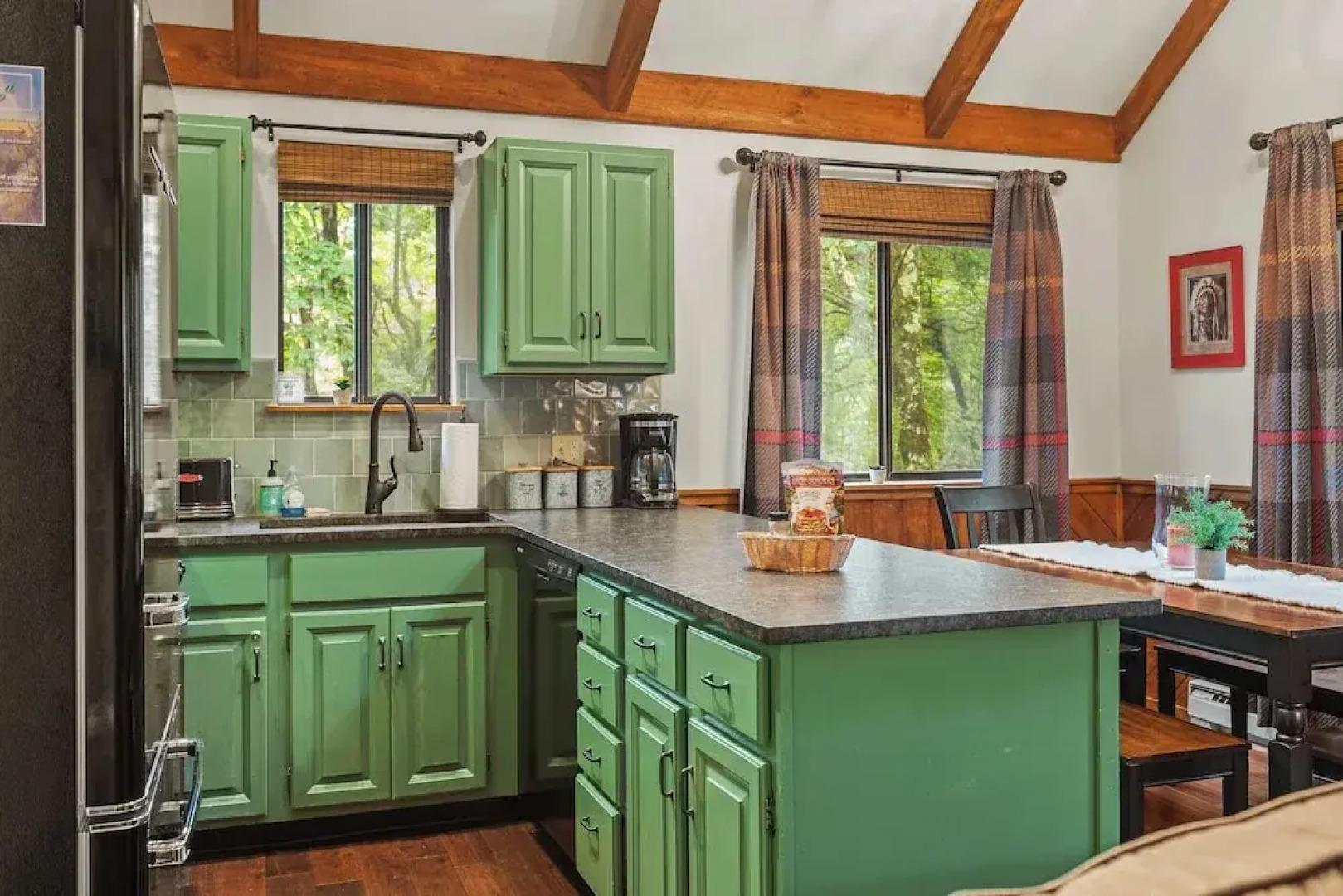 Moose Tracks by Avantstay Hot Tub, Game Room, Deck, Firepit